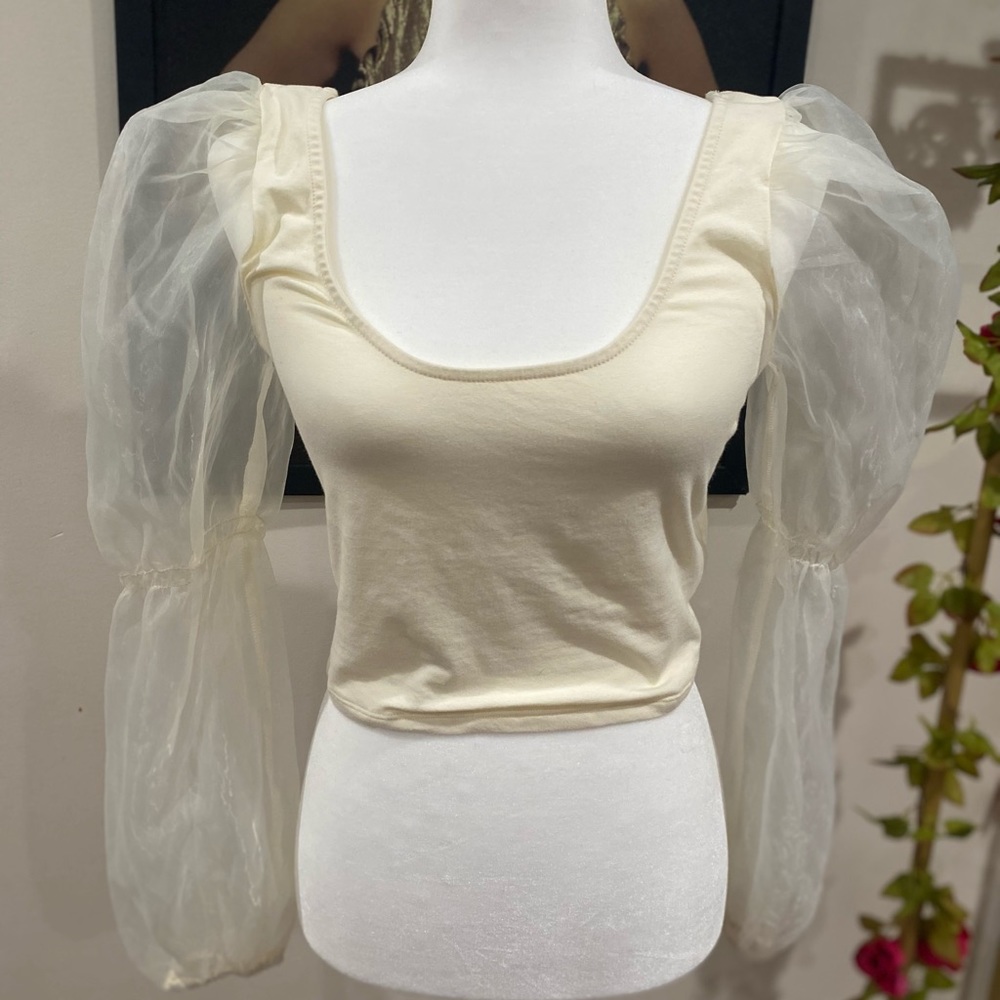 Ivory puff sleeve crop top